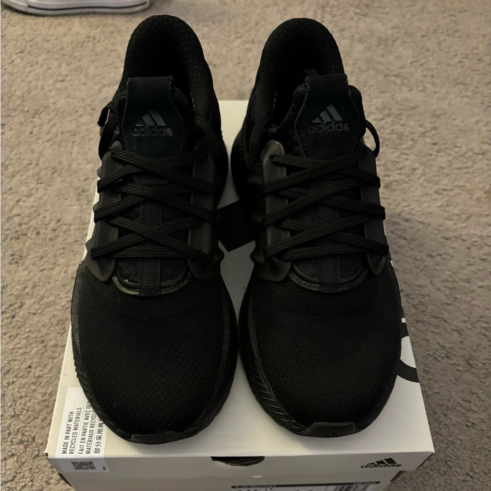 Women’s Adidas sneakers 6.5